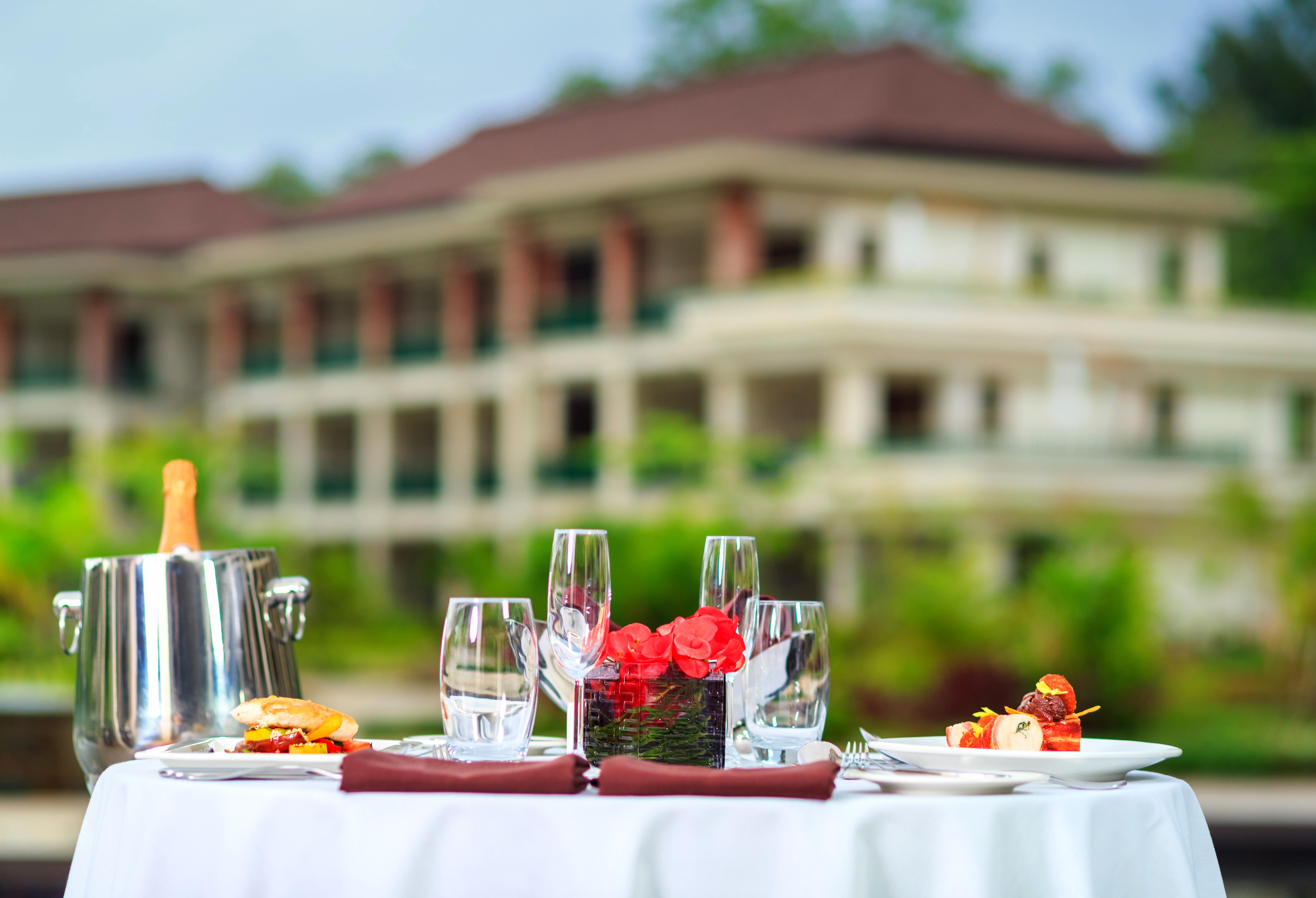 Savoy Seychelles Resort & Spa Beau Vallon  Exterior photo The Royal