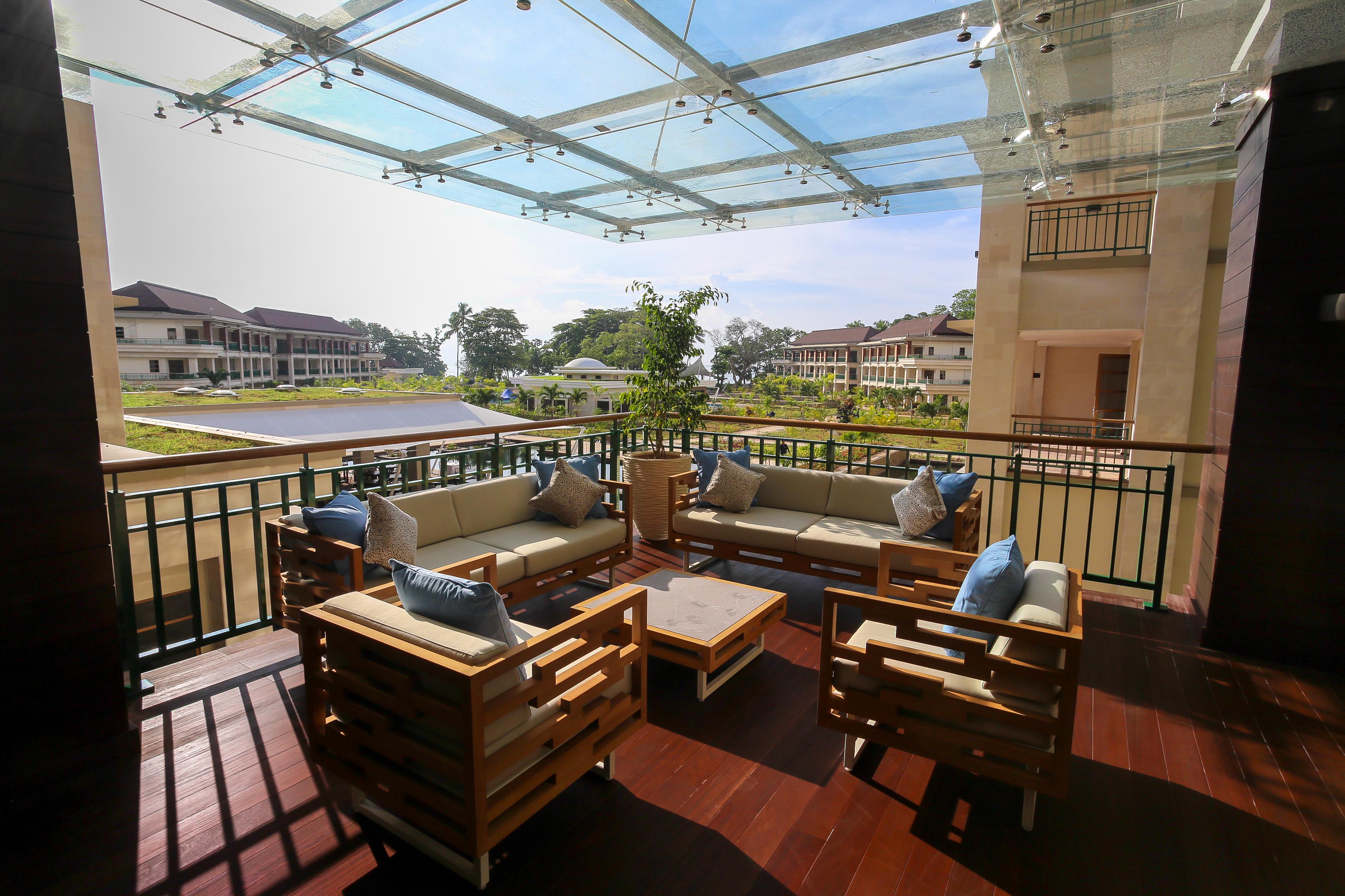 Savoy Seychelles Resort & Spa Beau Vallon  Exterior photo The Sky Bar