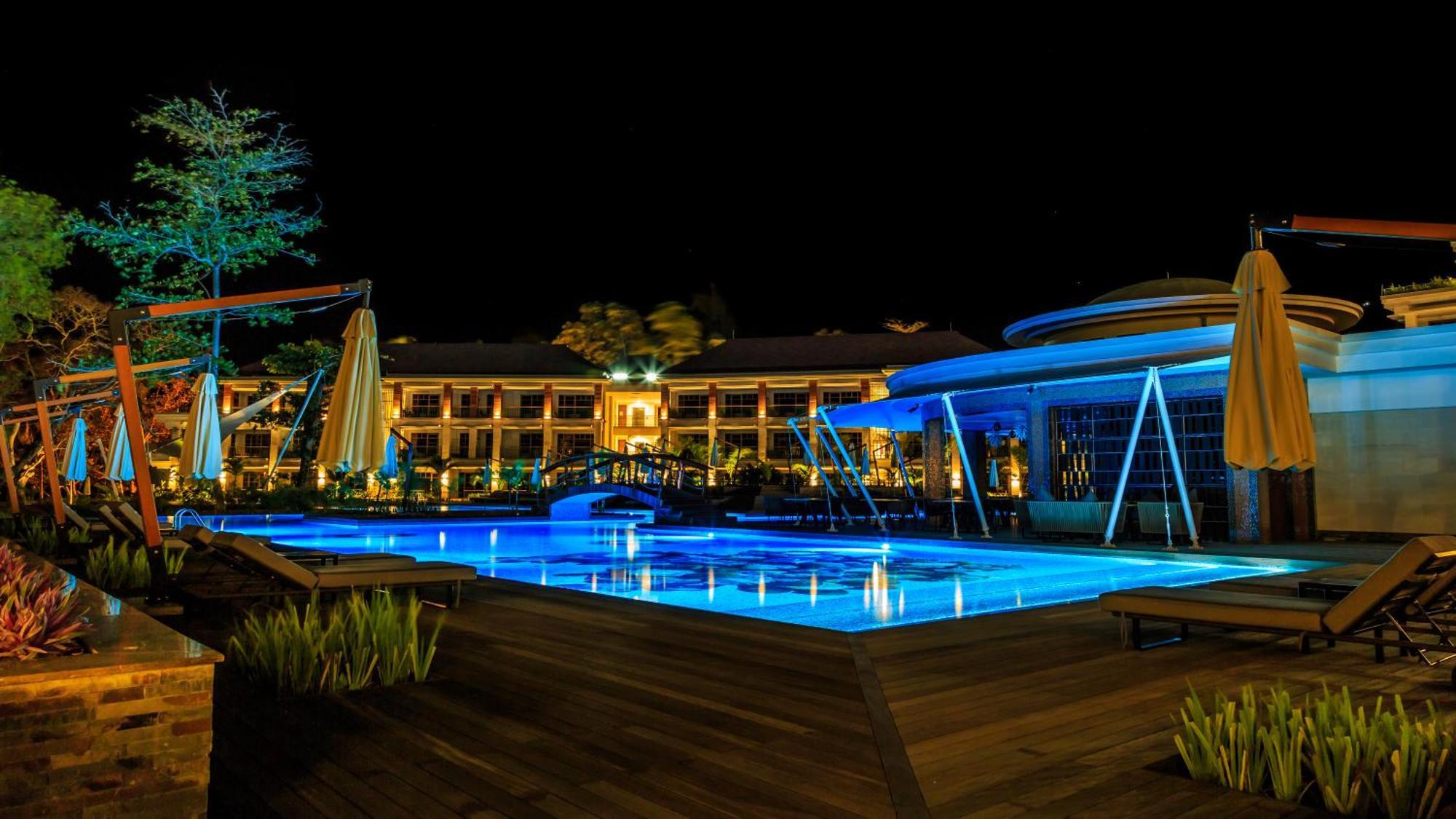 Savoy Seychelles Resort & Spa Beau Vallon  Exterior photo The pool at the hotel