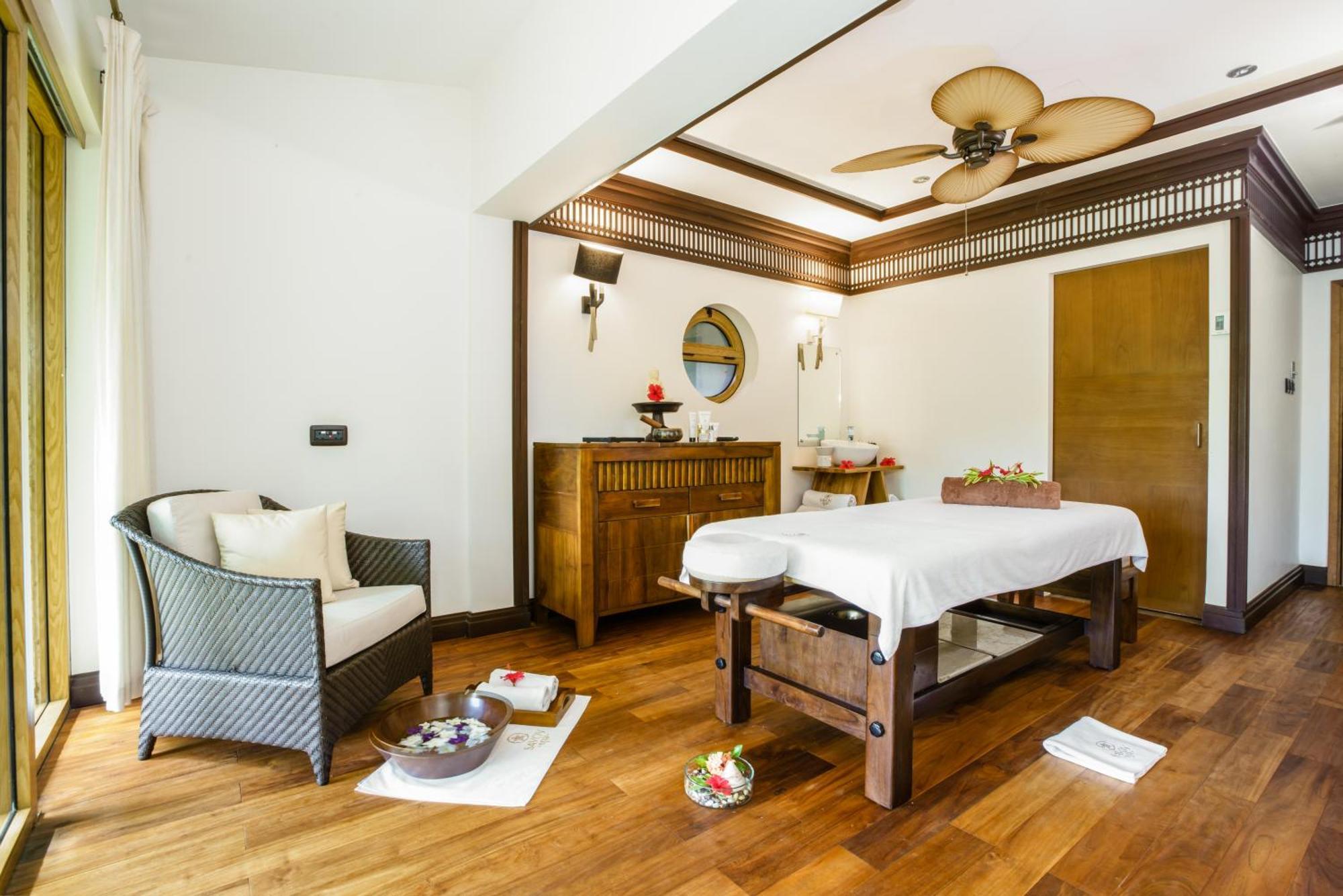 Savoy Seychelles Resort & Spa Beau Vallon  Exterior photo A spa treatment room at the Taj Bengal